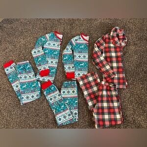 2 kids Christmas pajama set, 1 women’s fleece Christmas 2 piece set (small)